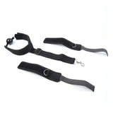 Set BDSM ball-gag nera con polsiere separate e cinghie rinforzate