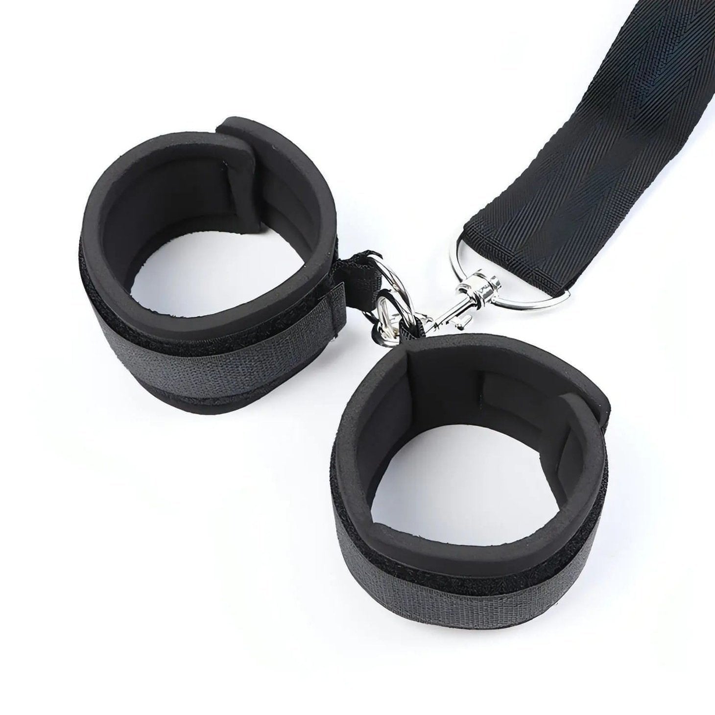 2 in 1 Ball-Gag Nera con Strap Comfortable e Polsiere collegate