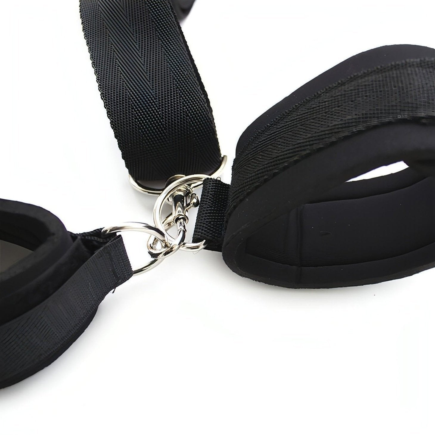 2 in 1 Ball-Gag Nera con Strap Comfortable e Polsiere collegate