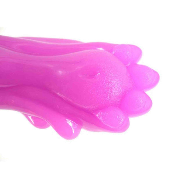 Dettaglio dita zampa di orso su plug anal rosa acceso