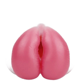 Dettaglio ravvicinato fessura centrale e lobi rotondi Banshee toy in silicone rosa