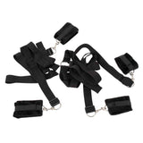 Componenti set cinghie letto nero con anelli metallici e chiusure velcro