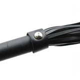 Giunzione frange manico flogger pelle con borchia metallica