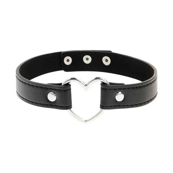 Choker pelle vegana nero con chiusura cuore metallico e regolazione fori