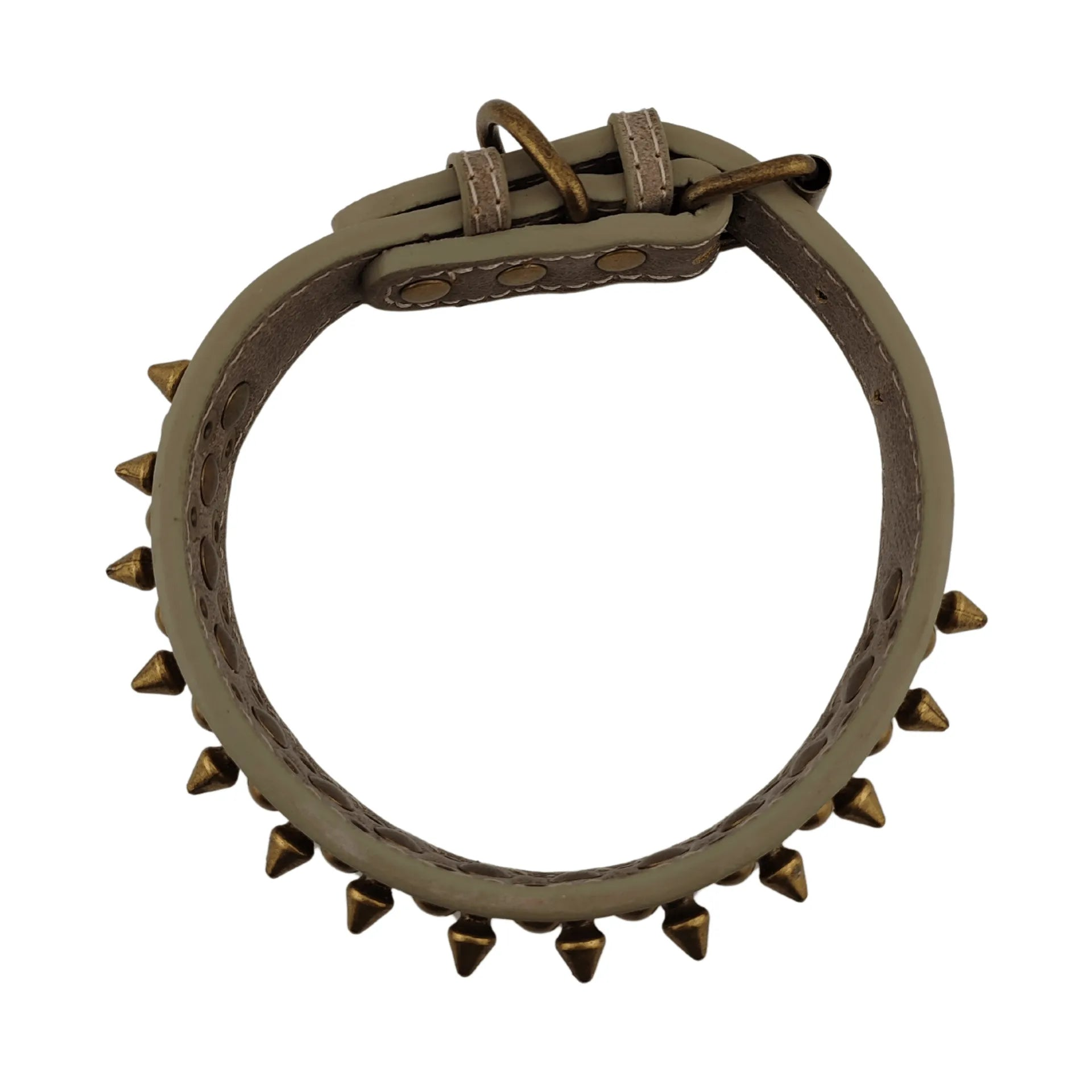 Collare in ecopelle color grigio terra con borchie dorate effetto vintage