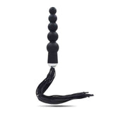 Vista frontale dildo anale Globe Anal Whip nero con punta metallica lucida e frangia