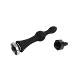 Plug anale ergonomico nero in silicone con anello cromato e tappo per doccia flessibile