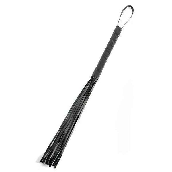 Vista frontale flogger nero Fetish Fantasy Series con frange uniformi e design ergonomico