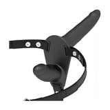 Dettaglio viti metalliche e cuciture cinturino in similpelle strapon nero Flesh Up