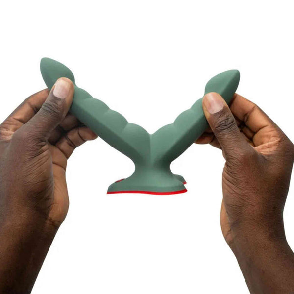 Dildo Fun Factory Ryde verde oliva a doppia testa in silicone morbido con texture ondulata