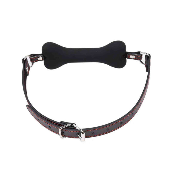 Collare in pelle nera con cuciture rosse e osso in silicone nero