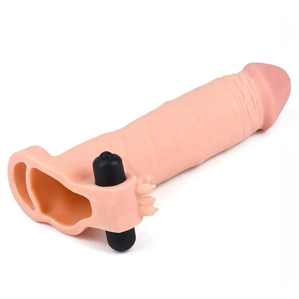 Guaina fallica realistica con stimolatore clitorideo e anello 7.6 cm extra