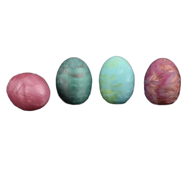 Quattro uova ovali per pesce koi rosso, verde, azzurro e rosa metallico