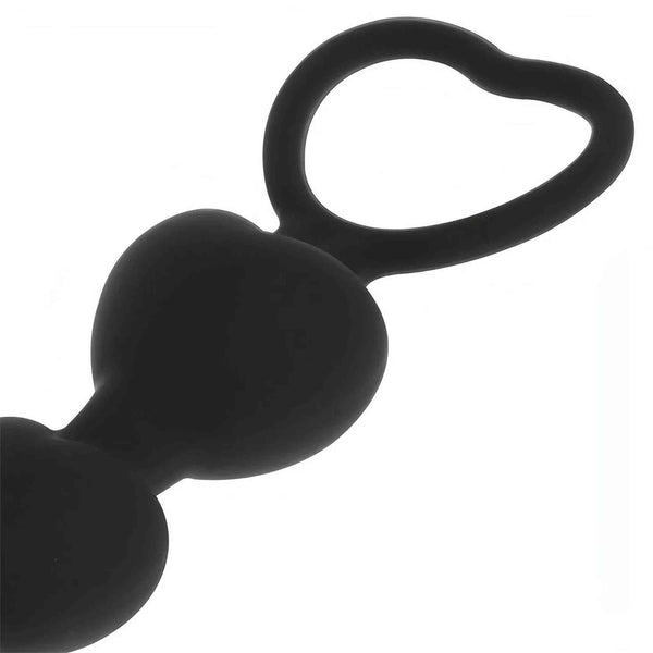 Dettaglio anello di mantenimento a forma di cuore in silicone nero