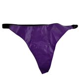 Tanga in vinile viola lucido con cuciture verticali e finiture nere