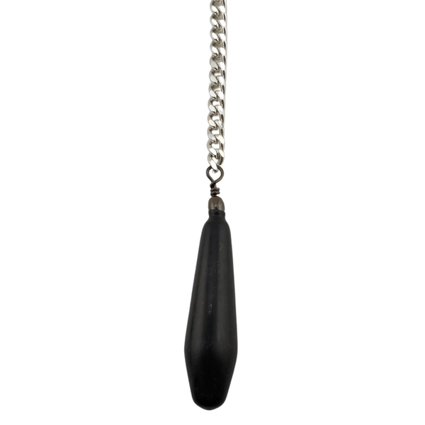 Pinza capezzoli BDSM con pesetto nero da 30g e catena box