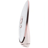 Satisfyer Prêt-à-Porter rosa pallido profilo laterale con finitura pelle e striscia bronzo