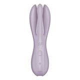 Vibratore viola Satisfyer Threesome 2 con tre appendici e controllo pulsanti vista frontale