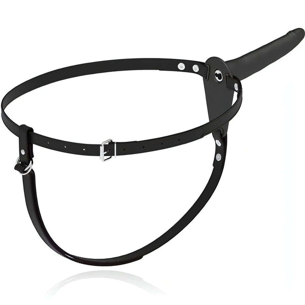 Vista frontale strapon nero Vibrating Penetrix con fibbia centrale e dettagli metallici